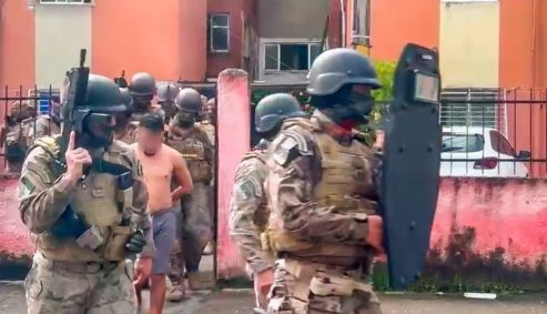 Operação policial para prender o líder de uma facção criminosa em Pernambuco