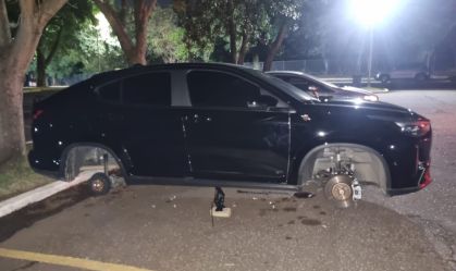 "Cadê o SmartSampa?" diz deputado que teve rodas de carro roubadas em SP