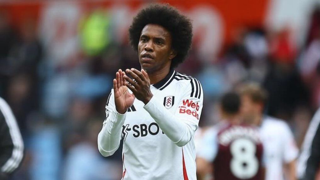 Willian durante partida pelo Fulham
