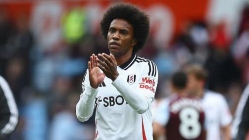 Willian durante partida pelo Fulham