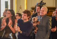 Bruna Marquezine e Xuxa se emocionam em desfile da marca de Sasha; veja