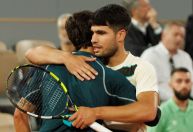 Alcaraz lamenta lesão de rival em Roland Garros: "Não queria vencer assim"
