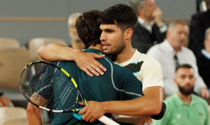 Alcaraz lamenta lesão de rival em Roland Garros: "Não queria vencer assim"