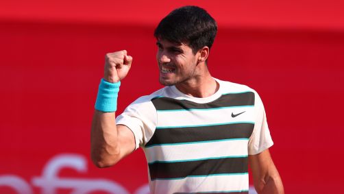 Alcaraz passa sufoco mas vence e vai às quartas de final em Queen's