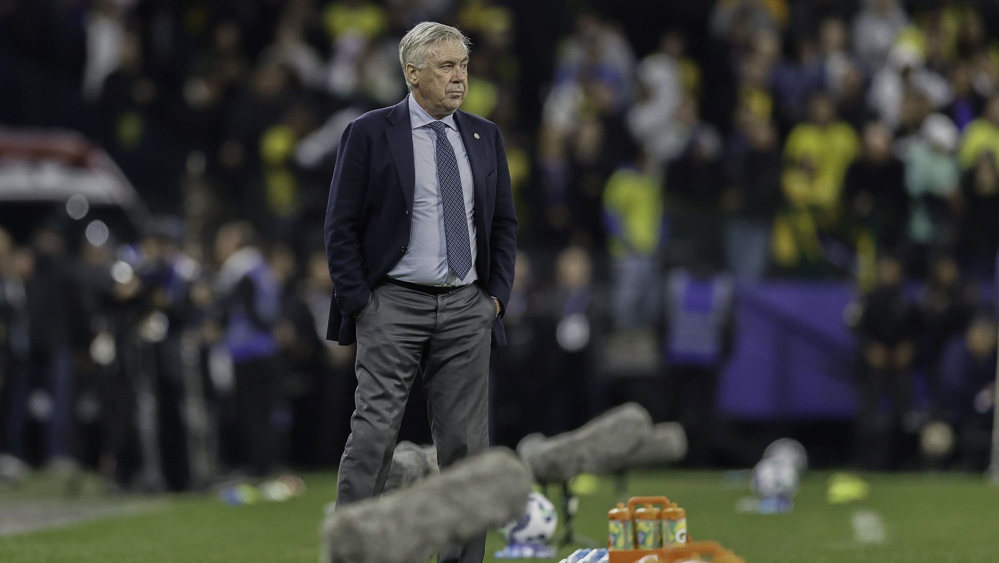 Ancelotti durante o jogo entre Brasil e Paraguai, pelas Eliminatórias