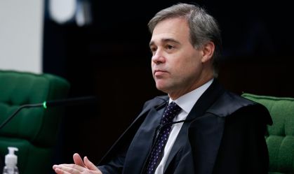 Master: Mendonça se reúne com delegados da PF para tomar pé da investigação