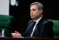 Mendonça pede que STF evite "postura ativista" em julgamento de big techs