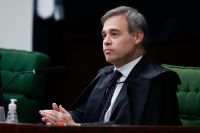 Mendonça pede que STF evite "postura ativista" em julgamento de big techs