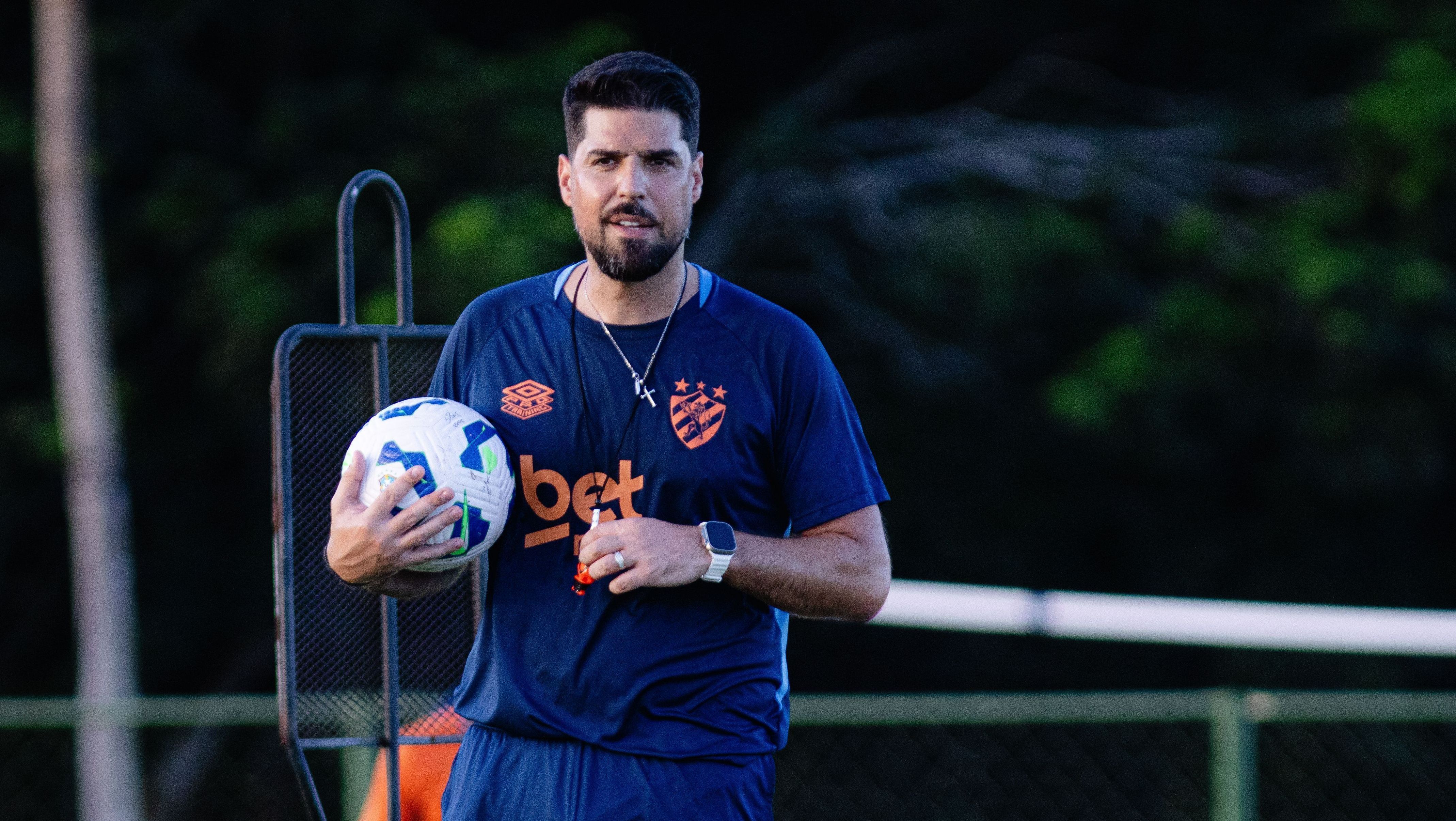 Sport demite técnico após quatro jogos no comando da equipe