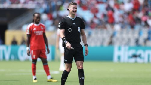 Árbitro François Letexier apitou jogo entre Benfica e Bayern no Mundial