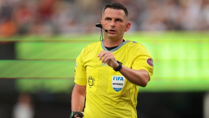 Michael Oliver, árbitro inglês