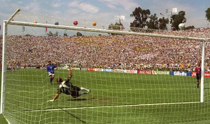 "Se tivesse uma faca, teria me cortado", diz Baggio sobre pênalti em 1994