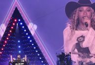 Beyoncé faz homenagem a Tina Turner com figurino na "Cowboy Carter"; veja