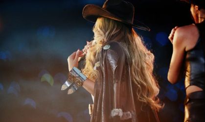 Boho western: entenda a variação fashion que é a cara do inverno