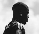 Pogba posa com camisa de gigante sul-americano e aumenta rumores