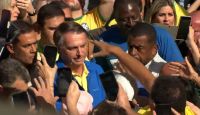 Bolsonaro chega a ato na Paulista ao lado de governadores e parlamentares
