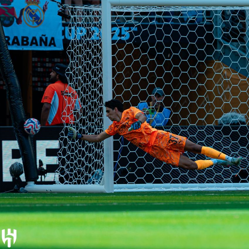 Goleiro Bounou, conhecido como Bono, se destacou em defesa de pênalti para o Al-Hilal • Divulgação/Al-Hilal