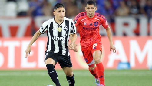 Savarino em ação pelo Botafogo contra a Universidad de Chile