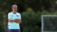 Postura e estilo de jogo são chaves para Textor demitir Renato Paiva