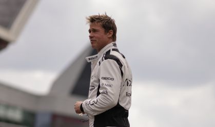 "F1" coloca espectadores no banco do piloto em história de segunda chance