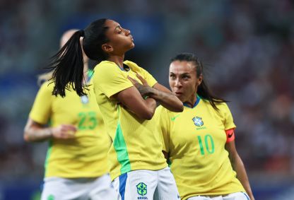Kerolin fez o segundo gol do Brasil sobre a França em amistoso