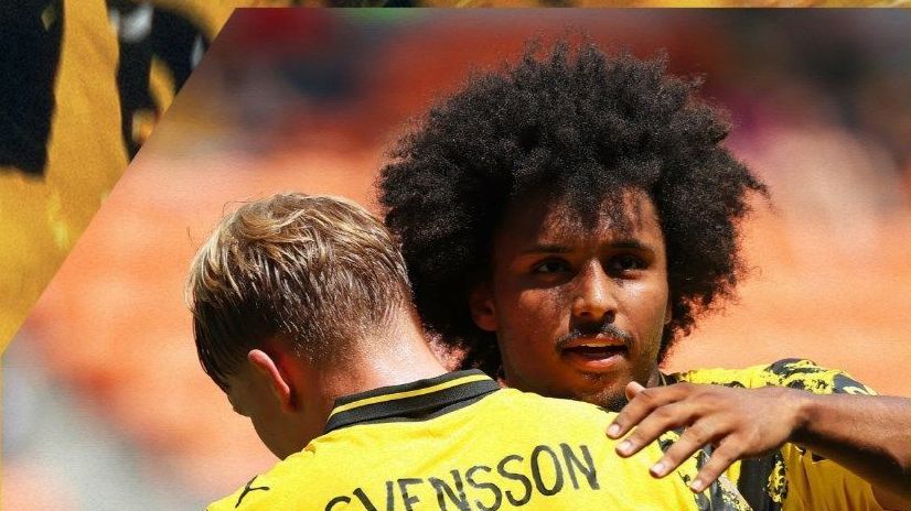 Jogadores do Borussia comemoram gol contra Ulsan