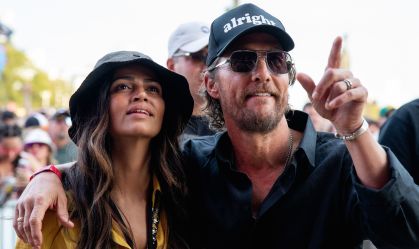 Matthew McConaughey e brasileira Camila Alves celebram 13 anos de casamento