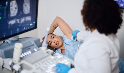 Câncer de Mama: especialista explica riscos da doença a dr. Kalil