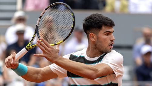 Carlos Alcaraz durante partida contra Ben Shelton no Roland Garros