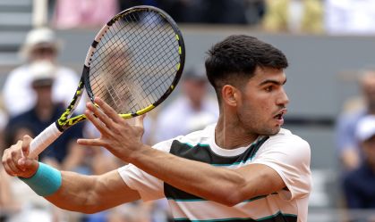 Alcaraz dá ponto ao rival em lance de fair play em Roland Garros