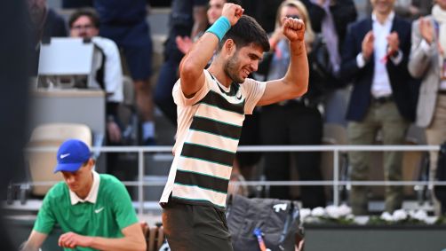 Carlos Alcaraz celebra o título de Roland Garros 2025