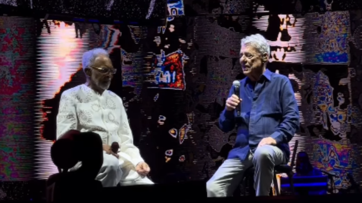 Antes de cirurgia, Chico Buarque se apresentou com Gilberto Gil; veja