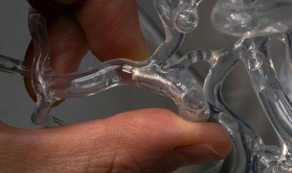 Microrrobôs que removem coágulos prometem revolucionar o tratamento do AVC