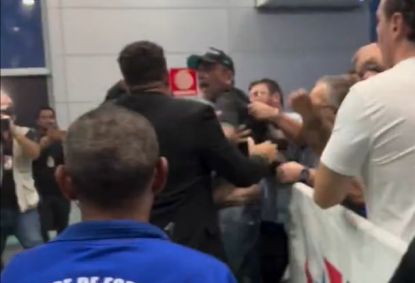 Dirigentes brigaram na zona mista do Mangueirão