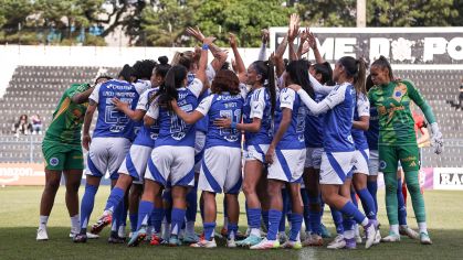 Cruzeiro perdeu para o Corinthians na última rodada, mas mesmo assim garantiu liderança da 1ª fase do Brasileirão Feminino