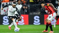 Corinthians empata com o Vitória no Brasileirão e é vaiado pela torcida
