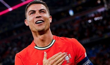 Ex-Real Madrid revela que CR7 já comprou celulares para todo o time
