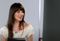 Dakota Johnson revela que se machucou em gravações de "50 Tons de Cinza"