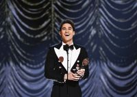 Darren Criss, ator de "Glee", ganha seu primeiro Tony