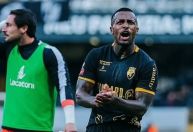 Corinthians demonstra interesse em David Pastor, lateral de clube europeu
