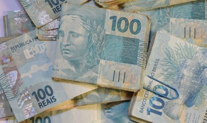 Inflação surpreende para baixo no Brasil e nos EUA