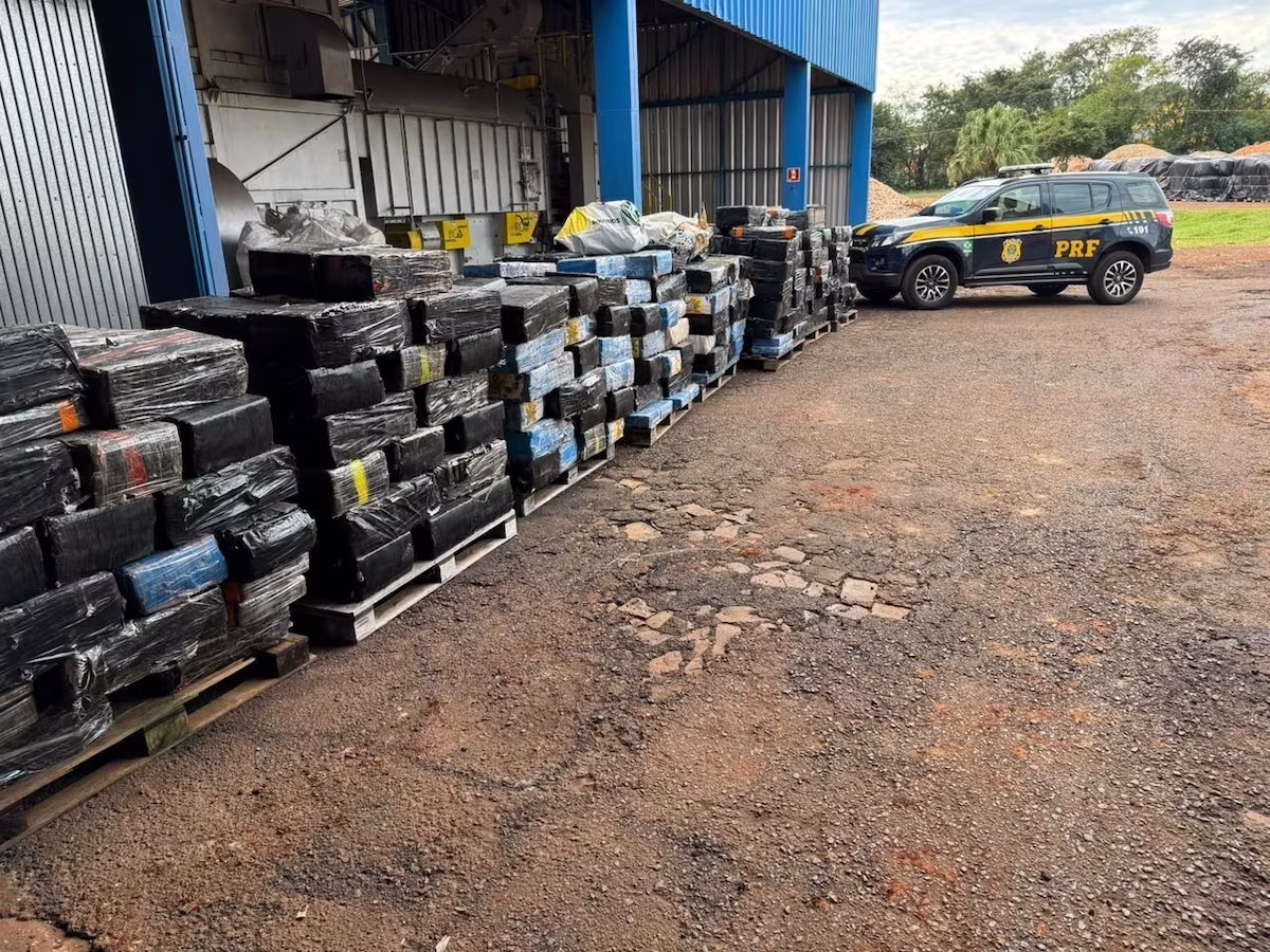 Polícia aborda motorista "nervoso" e apreende 7 toneladas de drogas no PR