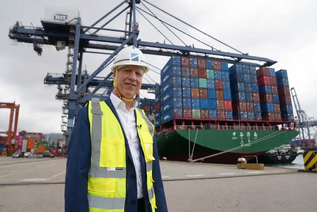 Roberto Giannetta, presidente da Associação de Transporte Marítimo de Hong Kong, no Porto de Hong Kong, em junho