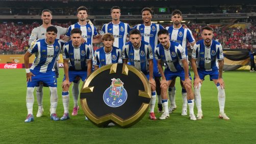 O elenco do Porto antes do jogo contra o Al-Ahly, no Mundial de Clubes