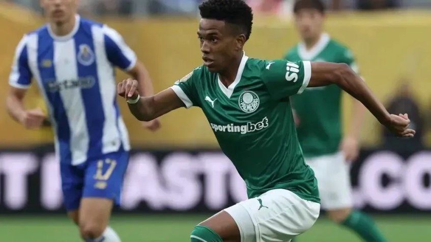 Estêvão em ação pelo Palmeiras contra o Porto no Mundial de Clubes da Fifa 2025 • Cesar Greco/Palmeiras