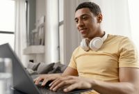 Unisa oferece mais de 400 cursos on-line e gratuitos para fazer nas férias