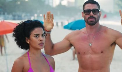 Maria de Fátima (Bella Campos) e César (Cauã Reymond) são flagrados em 'Vale Tudo"