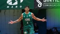 Vídeo: jogador acerta arremesso do garrafão de defesa e decide jogo no último segundo