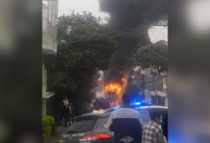 Vídeo: ônibus pega fogo e causa incêndio na zona norte de SP