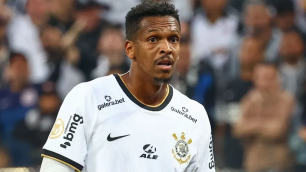 Jô, ex-jogador do Corinthians, é preso no Aeroporto de Guarulhos